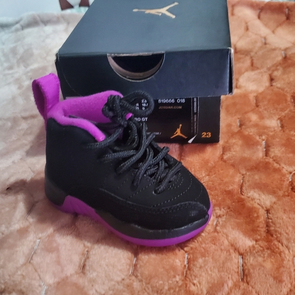 JORDAN 12 RETRO hyper violet (INFANT) - Picture 2 of 2